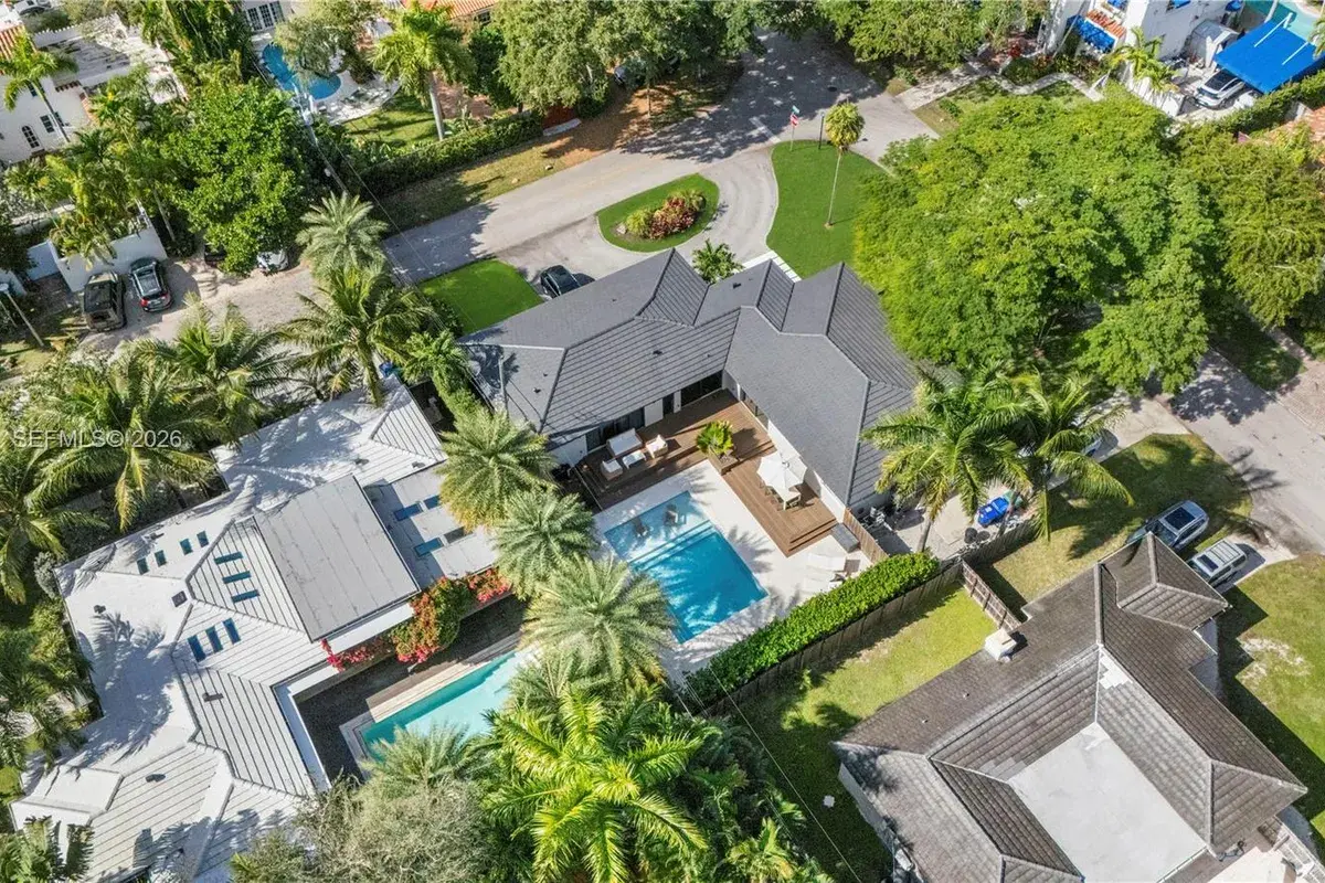 800 NE 72nd St, Miami FL 33138