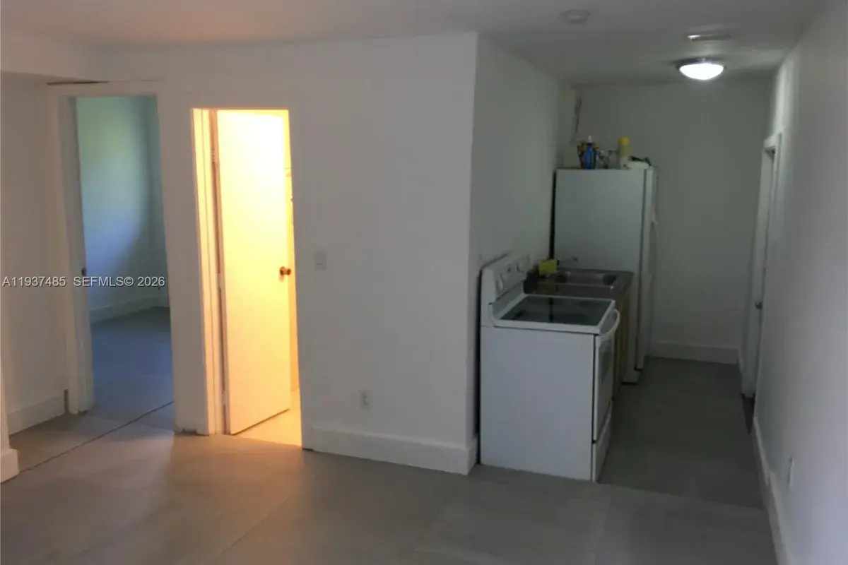 2612 NE 206th St, Miami FL 33180