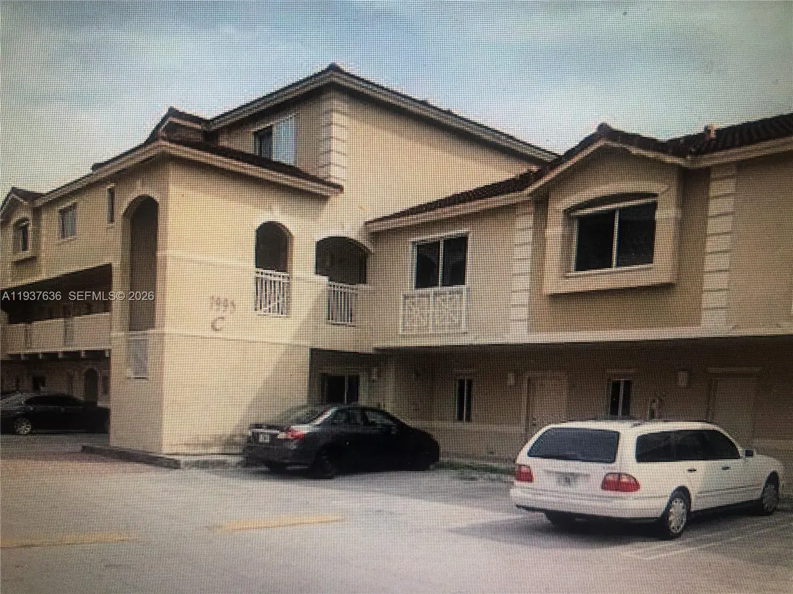 2 bedroom 2 bath Residential Lease for rent at 7995 NW 8th St # 112, Miami FL 33126