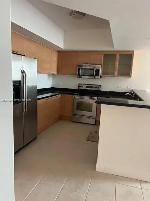 2 bedroom 2 bath Residential Lease for rent at 140 S Dixie Hwy # 906, Hollywood FL 33020