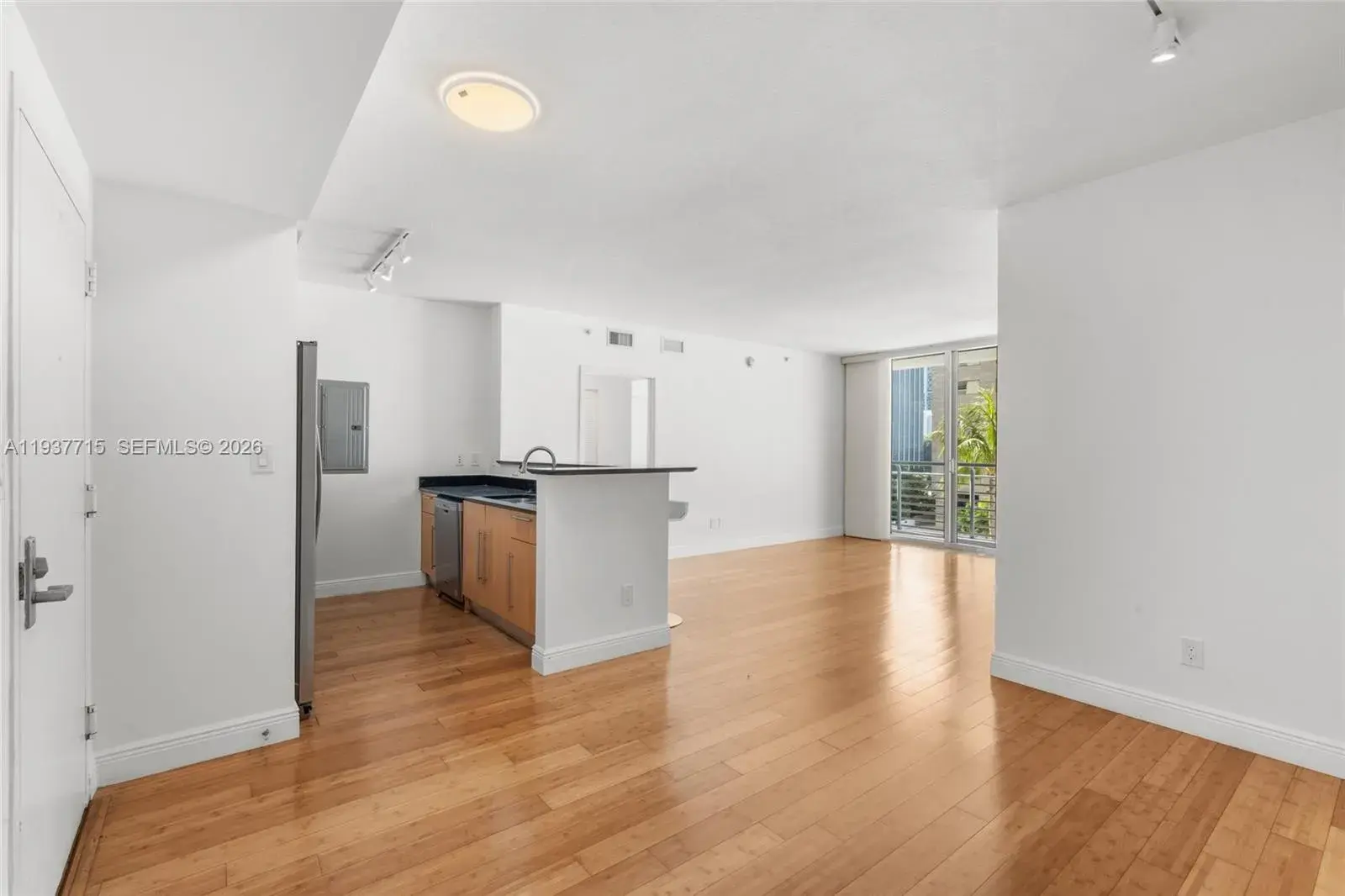 2 bedroom 2 bath Residential for sale at 335 S Biscayne Blvd # 908, Miami FL 33131