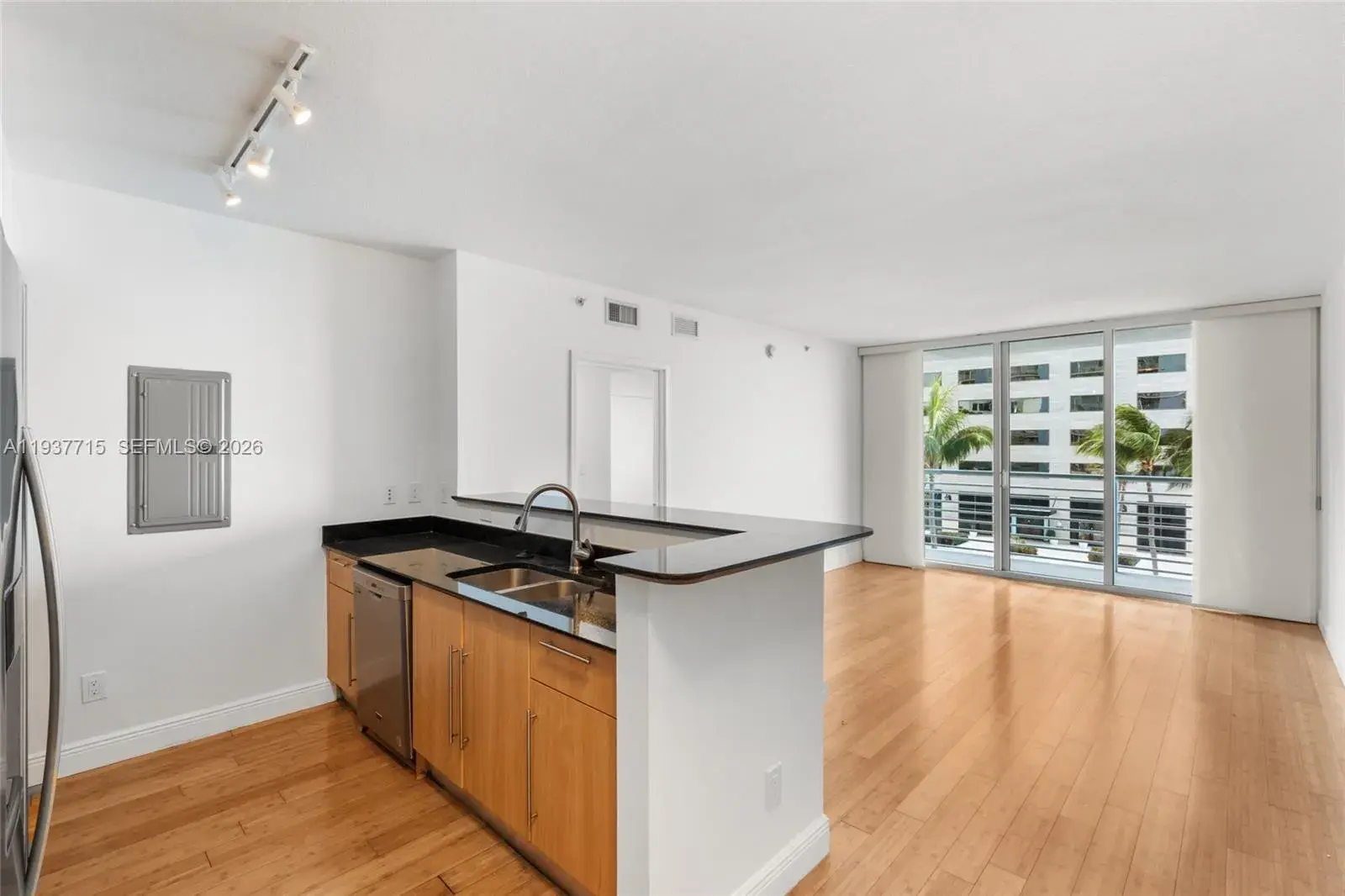335 S Biscayne Blvd # 908, Miami FL 33131