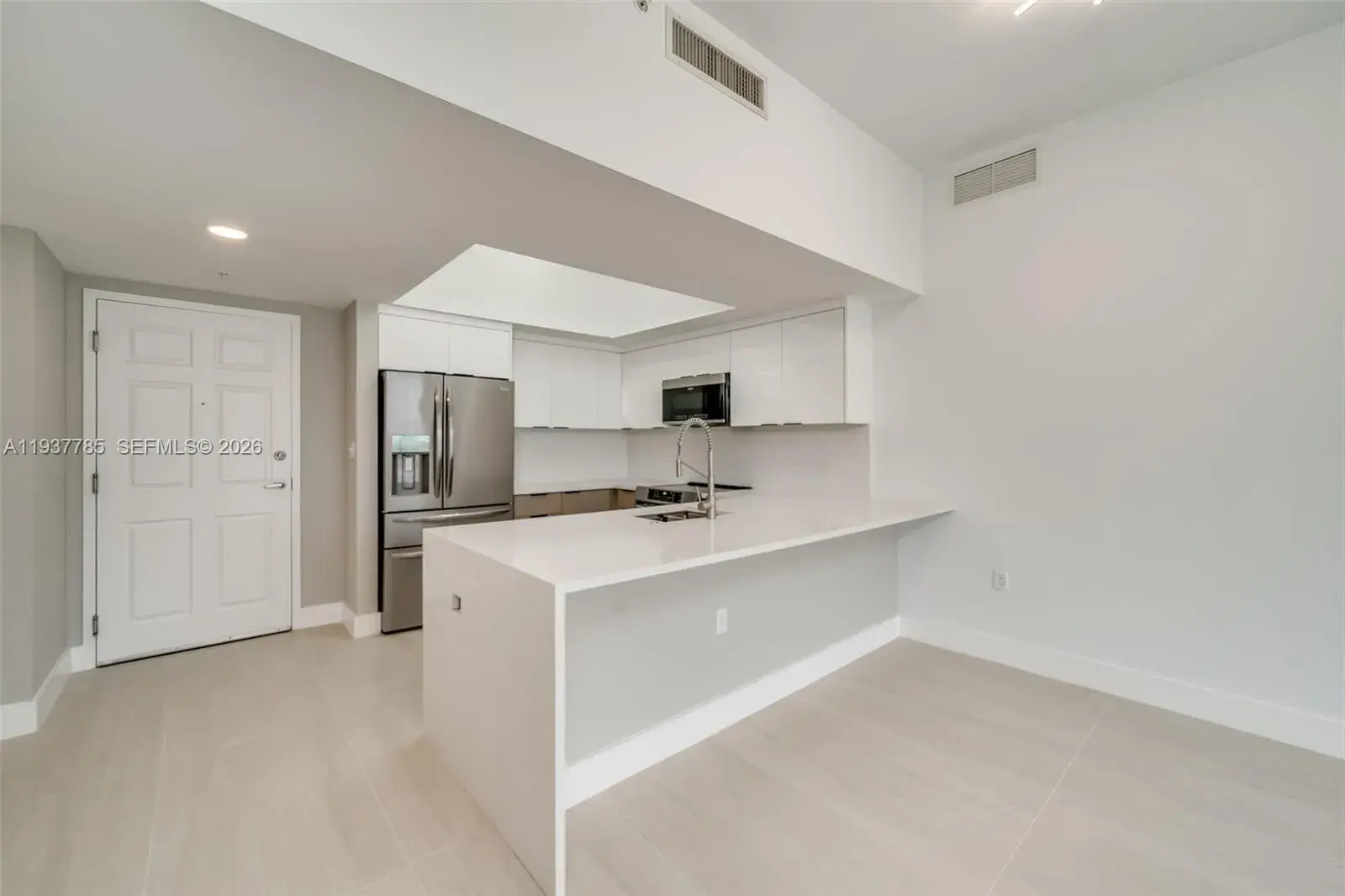 2 bedroom 2 bath Residential for sale at 140 S Dixie Hwy # 1007, Hollywood FL 33020