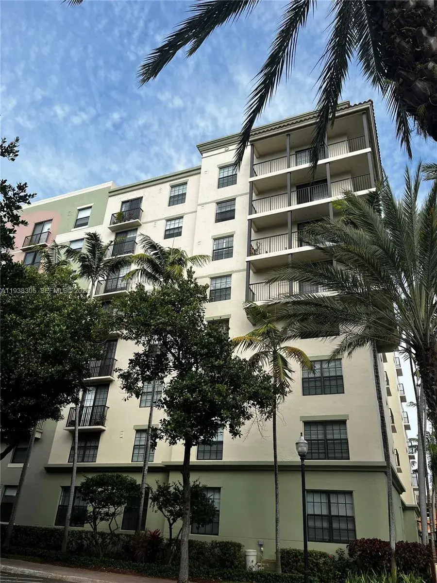 1 bedroom 1 bath Residential Lease for rent at 1919 Van Buren St # 507A, Hollywood FL 33020