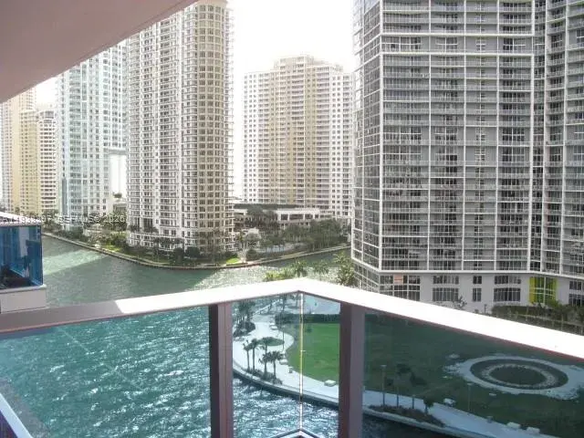 2 bedroom 2 bath Residential for sale at 200 Biscayne Boulevard Way # 906, Miami FL 33131