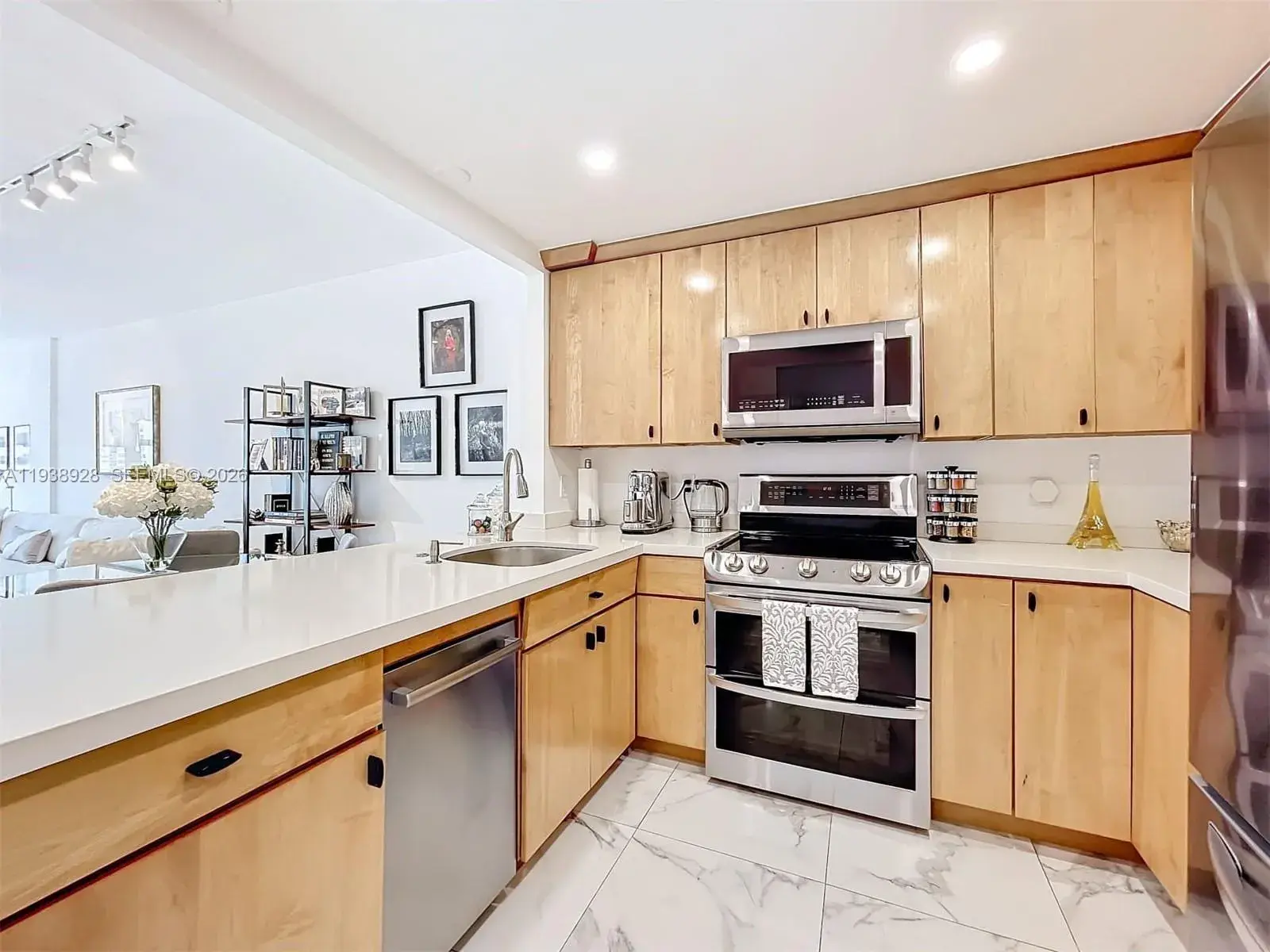 1825 S Ocean Dr, Hallandale Beach FL 33009