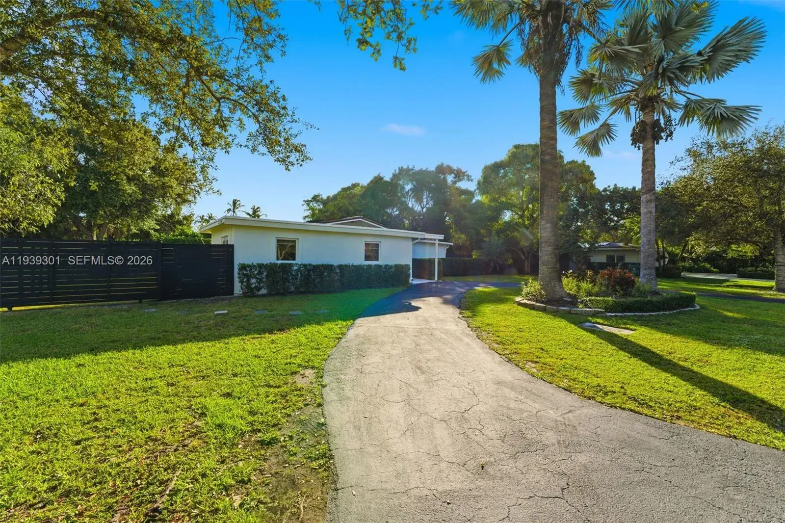 13225 SW 83rd Ct, Pinecrest FL 33156