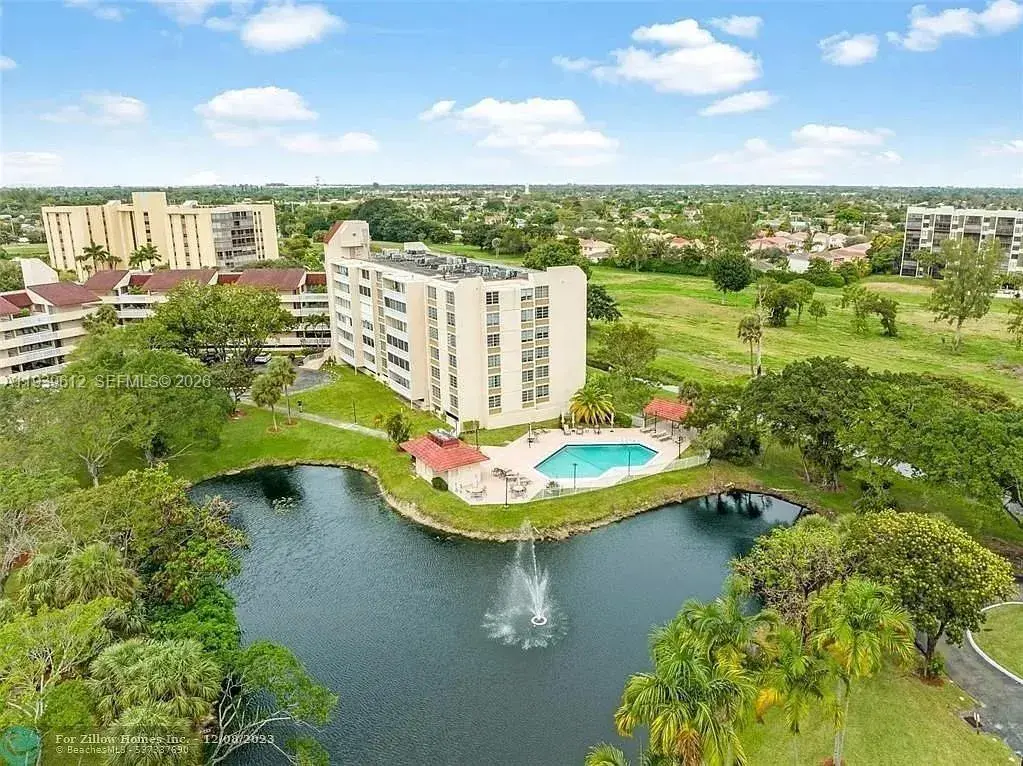 2 bedroom 2 bath Residential for sale at 7051 Environ Blvd # 433, Lauderhill FL 33319