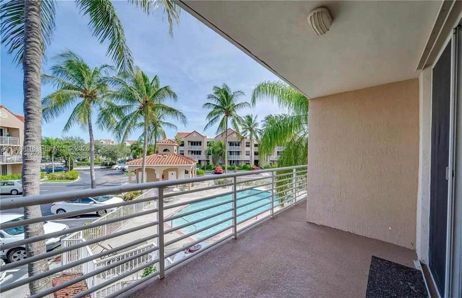 2 bedroom 2 bath Residential for sale at 2711 Ocean Club Blvd # 207, Hollywood FL 33019
