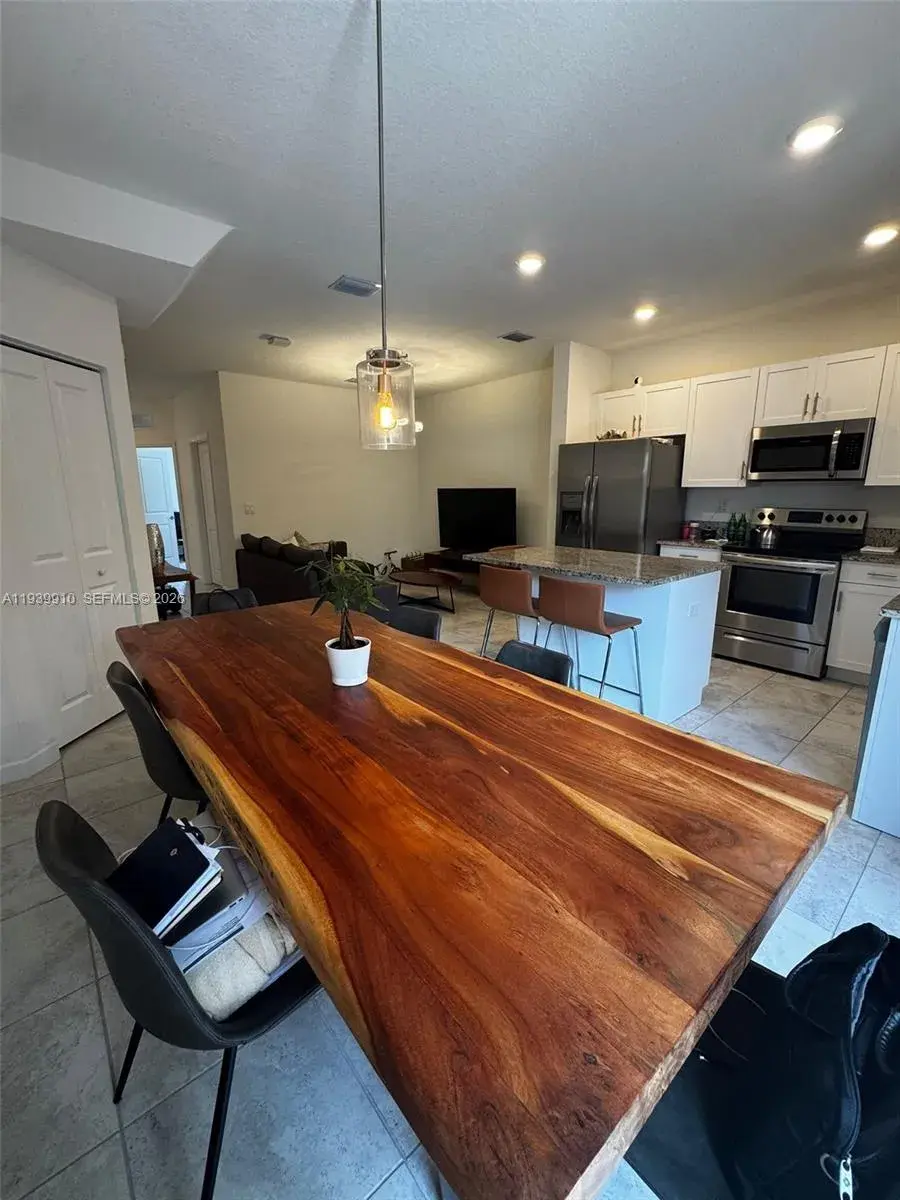 328 NE 208th Ter, Miami FL 33179