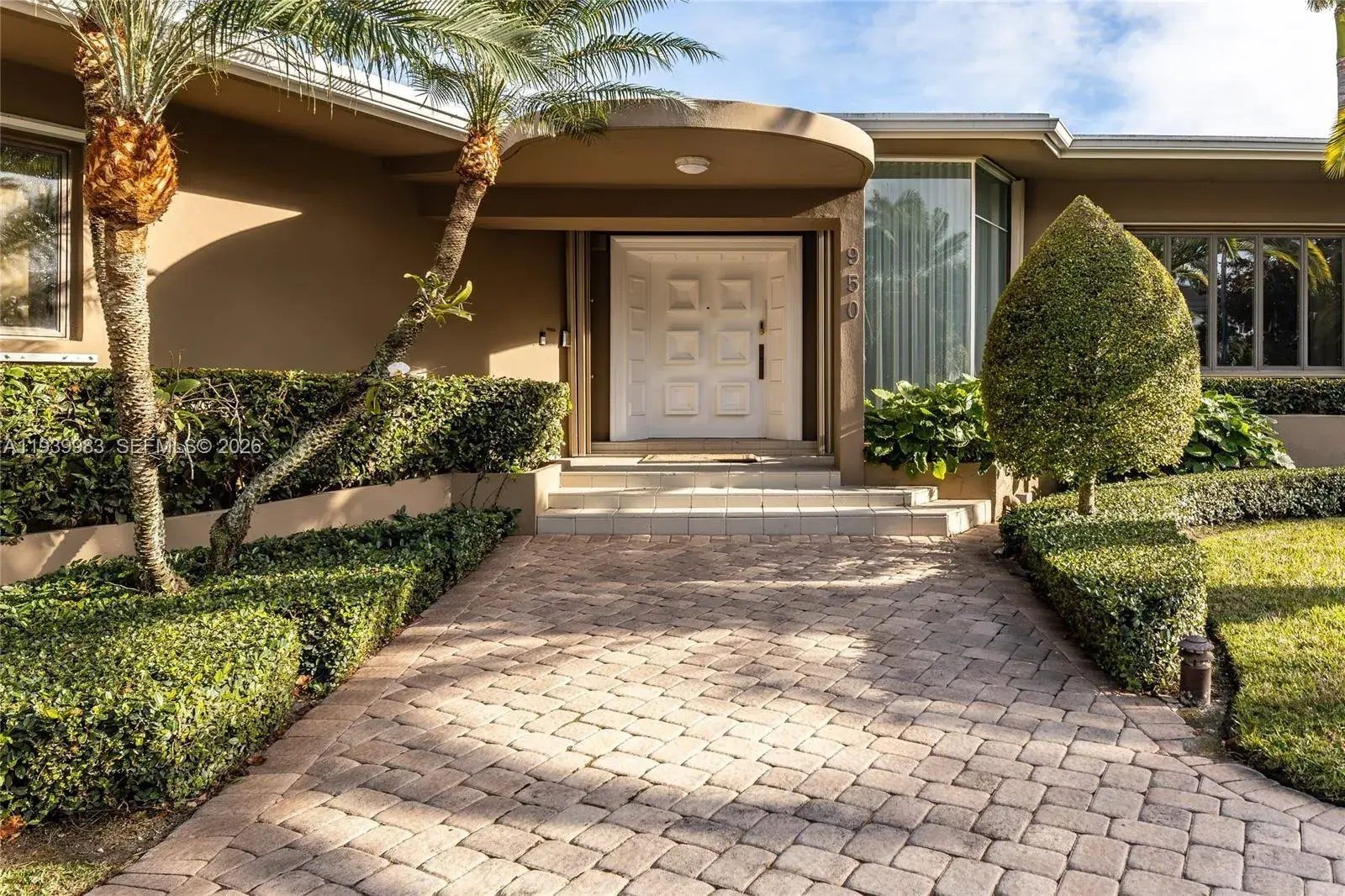 950 S Southlake Dr # 950, Hollywood FL 33019
