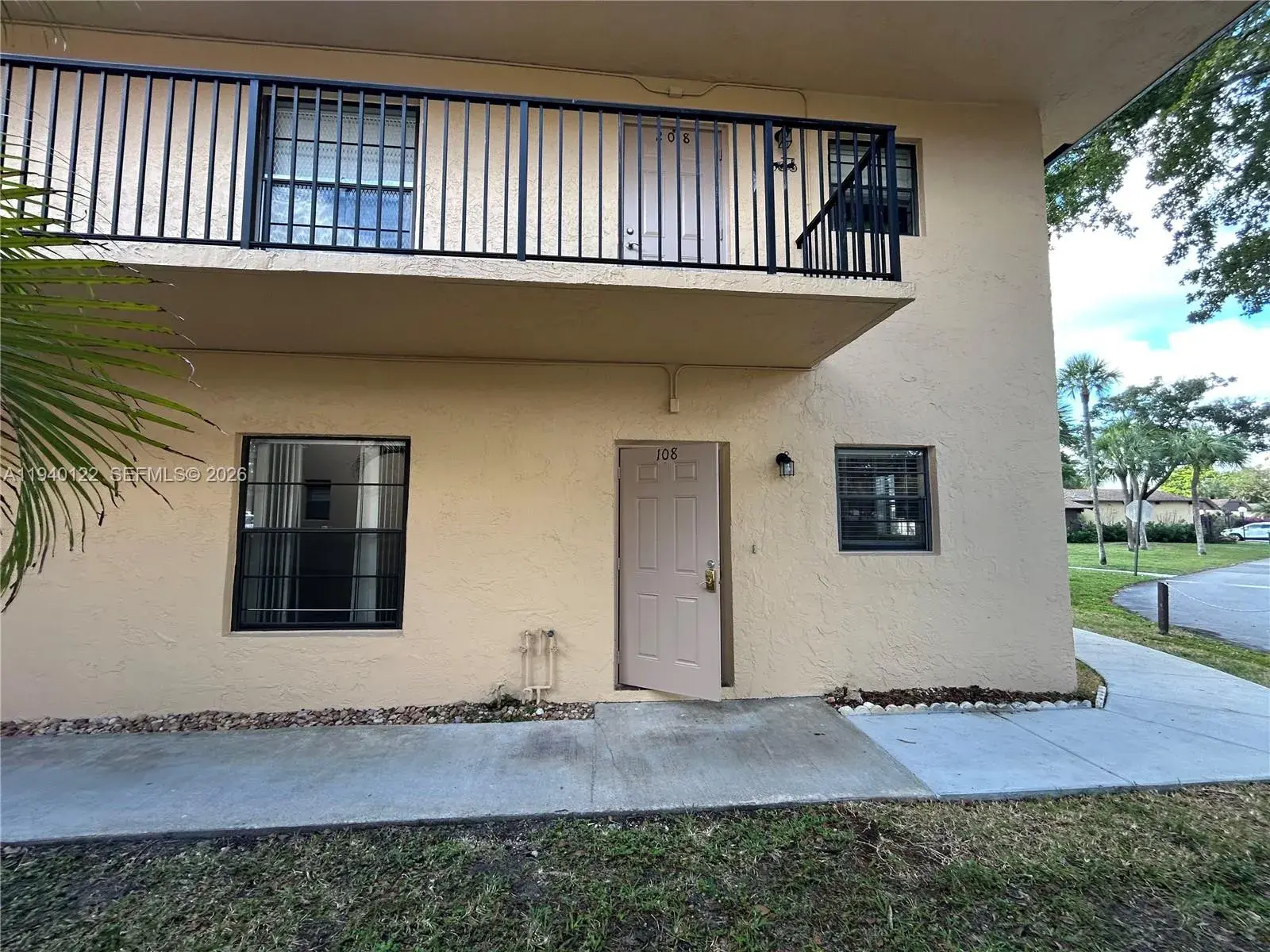 200 Berkley Rd # 108, Hollywood FL 33024