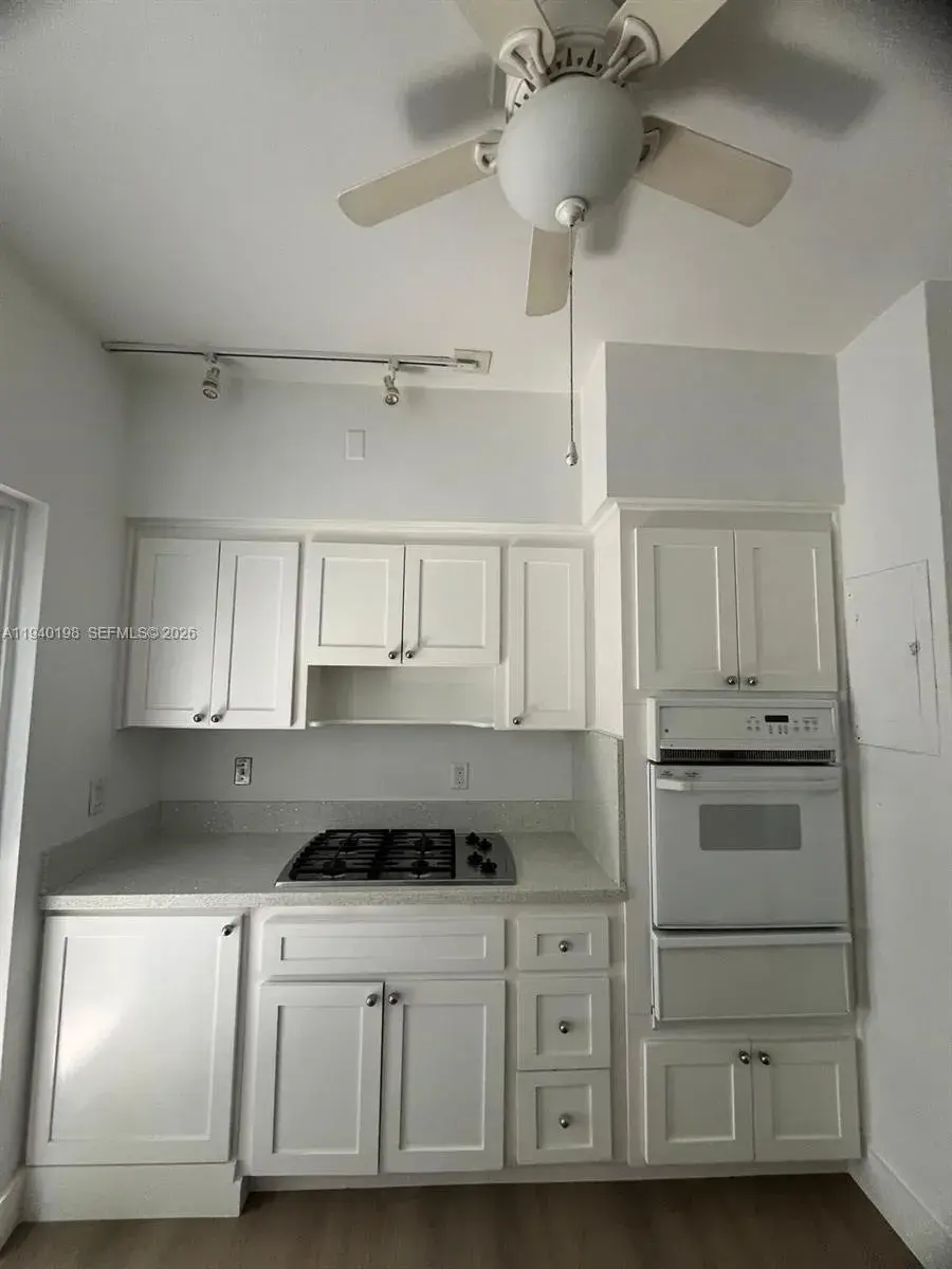 3921 N Meridian Ave, Miami Beach FL 33140