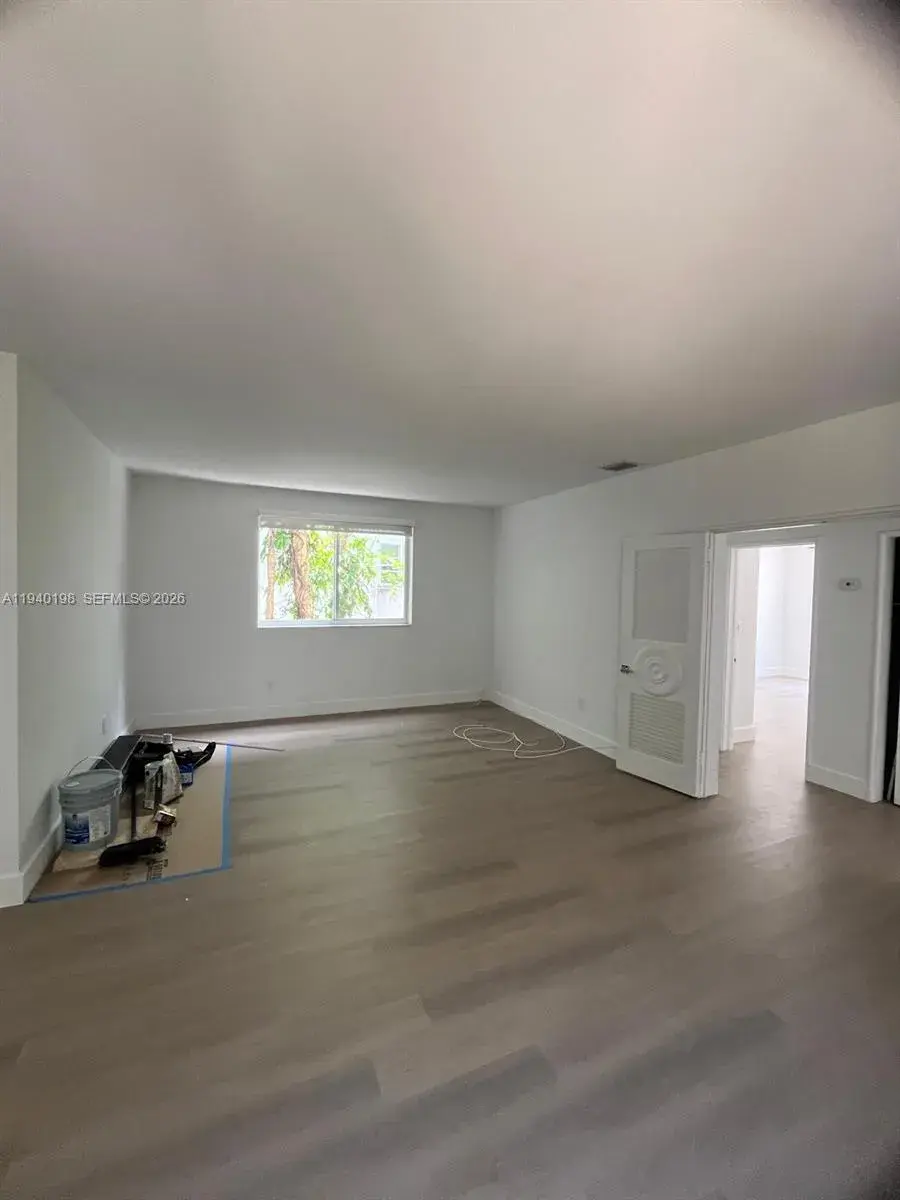 3921 N Meridian Ave, Miami Beach FL 33140