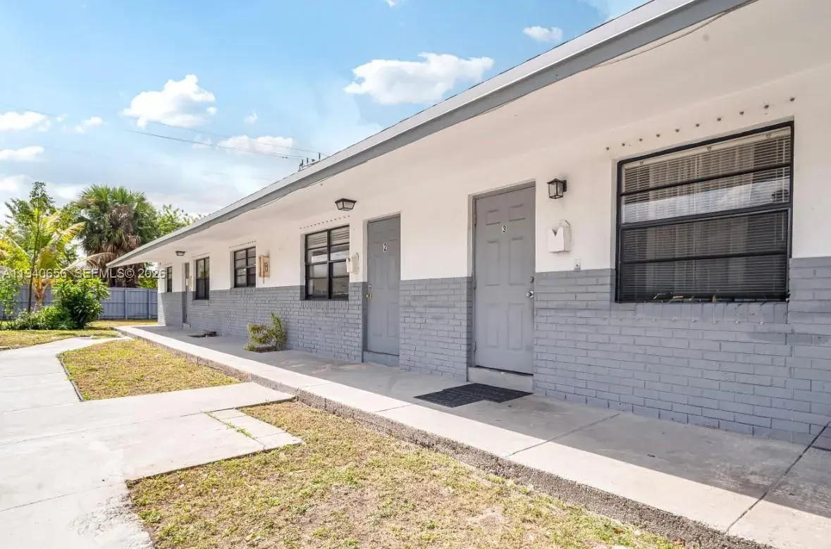 Residential Income for sale at 4030 SW 19th St, West Park FL 33023