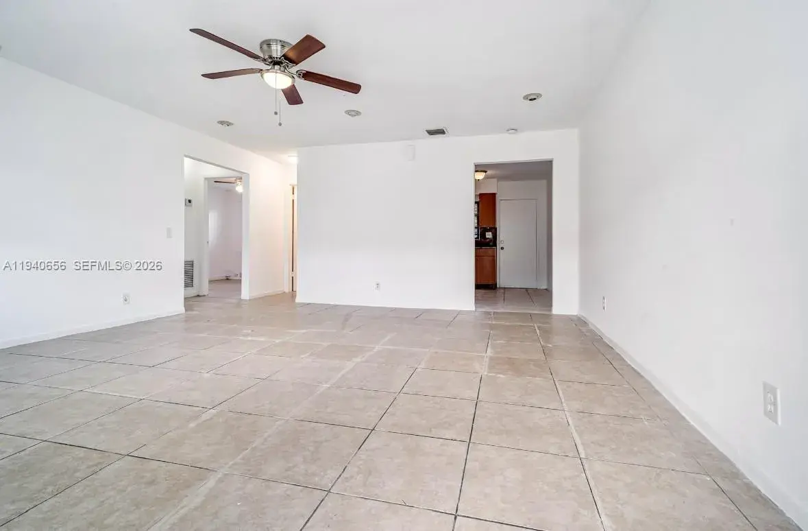 4030 SW 19th St, West Park FL 33023