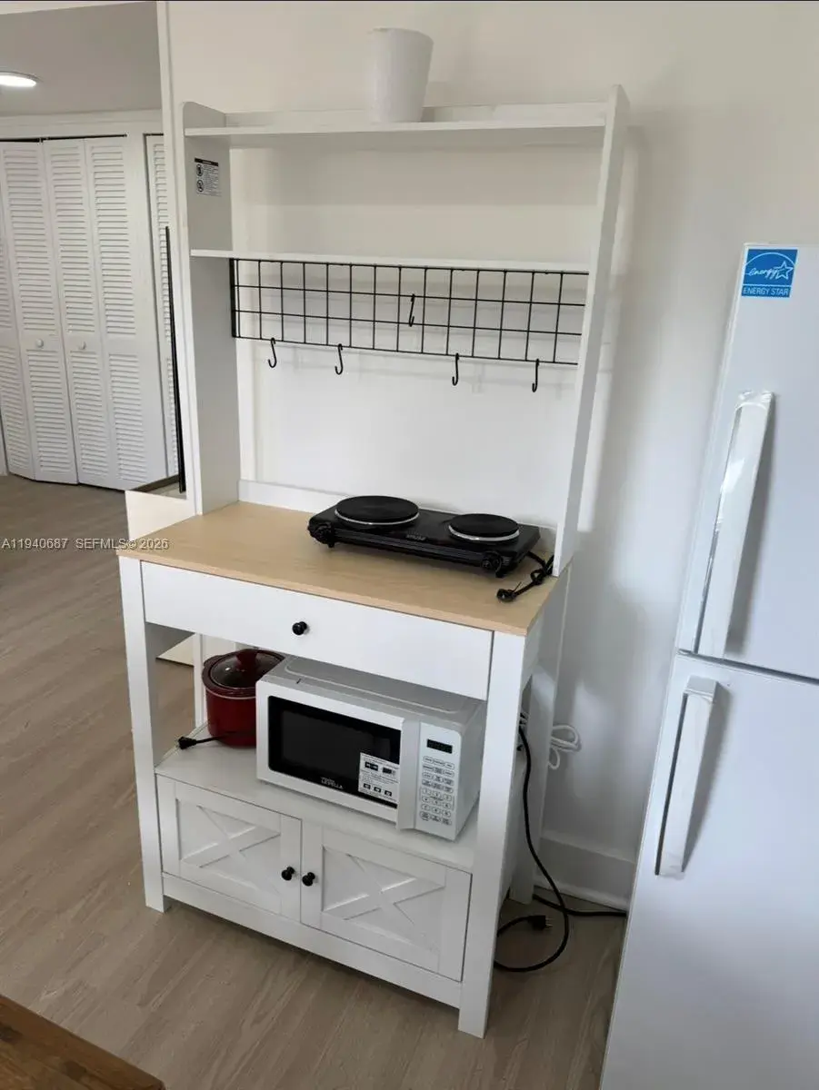 2036 NE 21st Ave # 3, Fort Lauderdale FL 33305