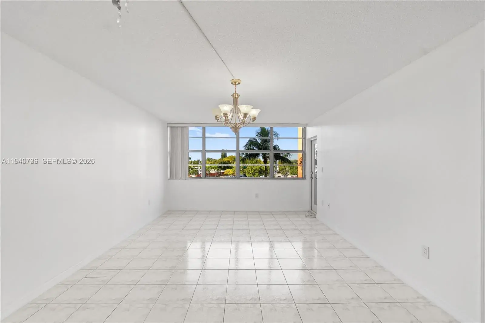 1 bedroom 1 bath Residential for sale at 1351 NE Miami Gardens Dr # 301E, Miami FL 33179
