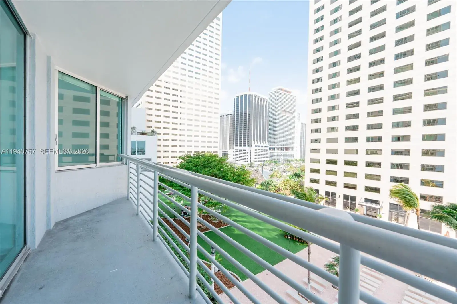 335 S Biscayne Blvd # 1108, Miami FL 33131
