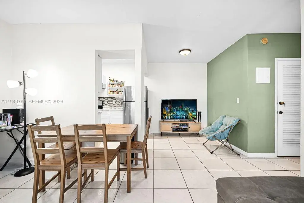 1 bedroom 1 bath Residential Lease for rent at 7625 Harding Ave # 1, Miami Beach FL 33141