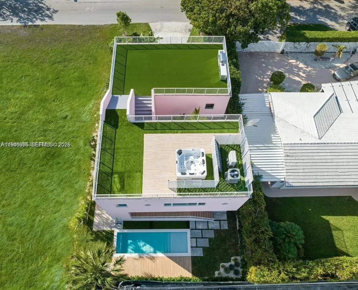 1065 NE Little River Dr, Miami FL 33138