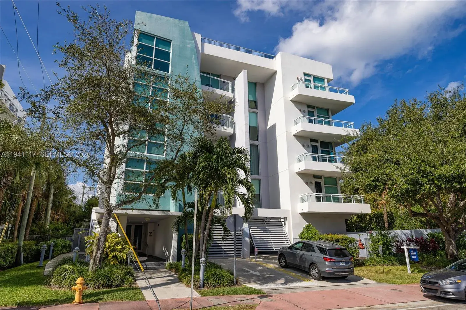 2 bedroom 2 bath Residential for sale at 2020 Prairie Ave # 202, Miami Beach FL 33139