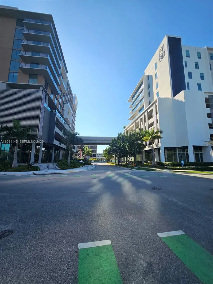 2820 NE 214 st UNIT 5, Aventura FL 33180