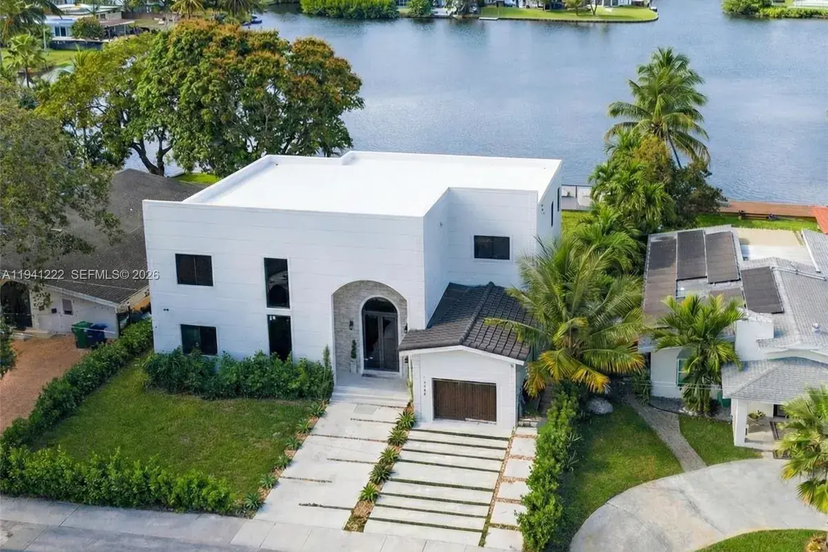19600 NE 26th Ave, Miami FL 33180