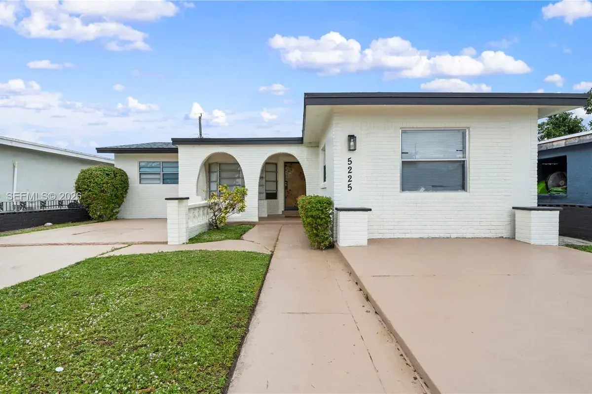 5225 Mayo St., Hollywood FL 33021