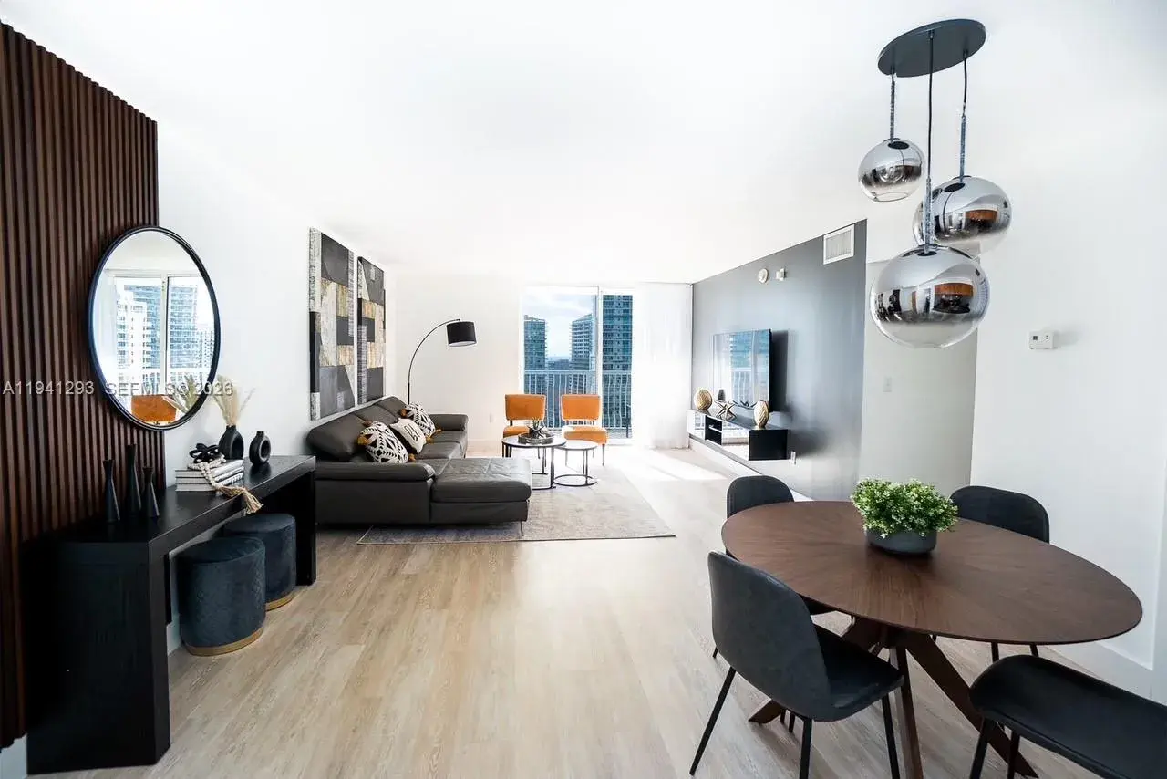 3 bedroom 2 bath Residential for sale at 1200 Brickell Bay Dr # 3524, Miami FL 33131