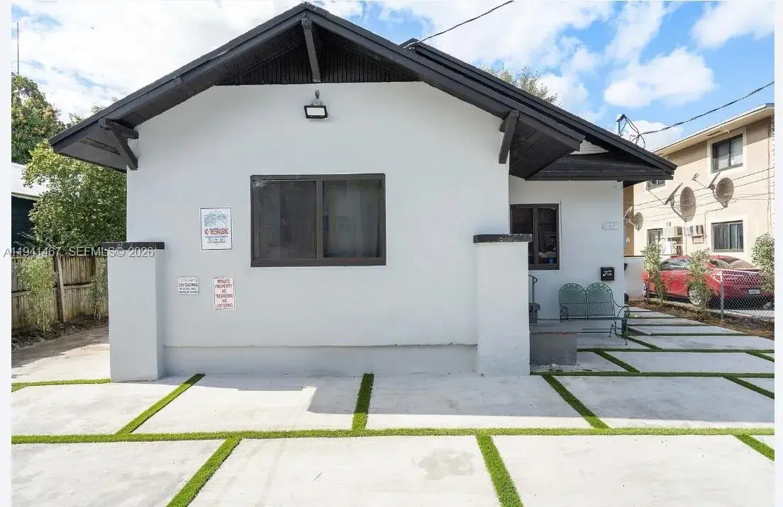 418 NW 9th Ave, Miami FL 33128