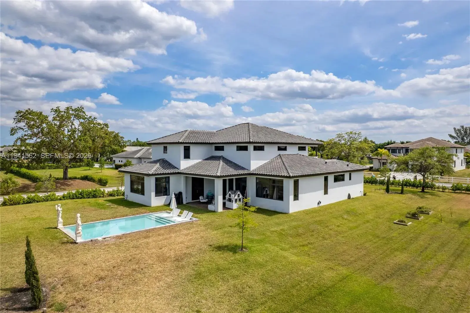 15821 SW 49th St, Southwest Ranches FL 33331