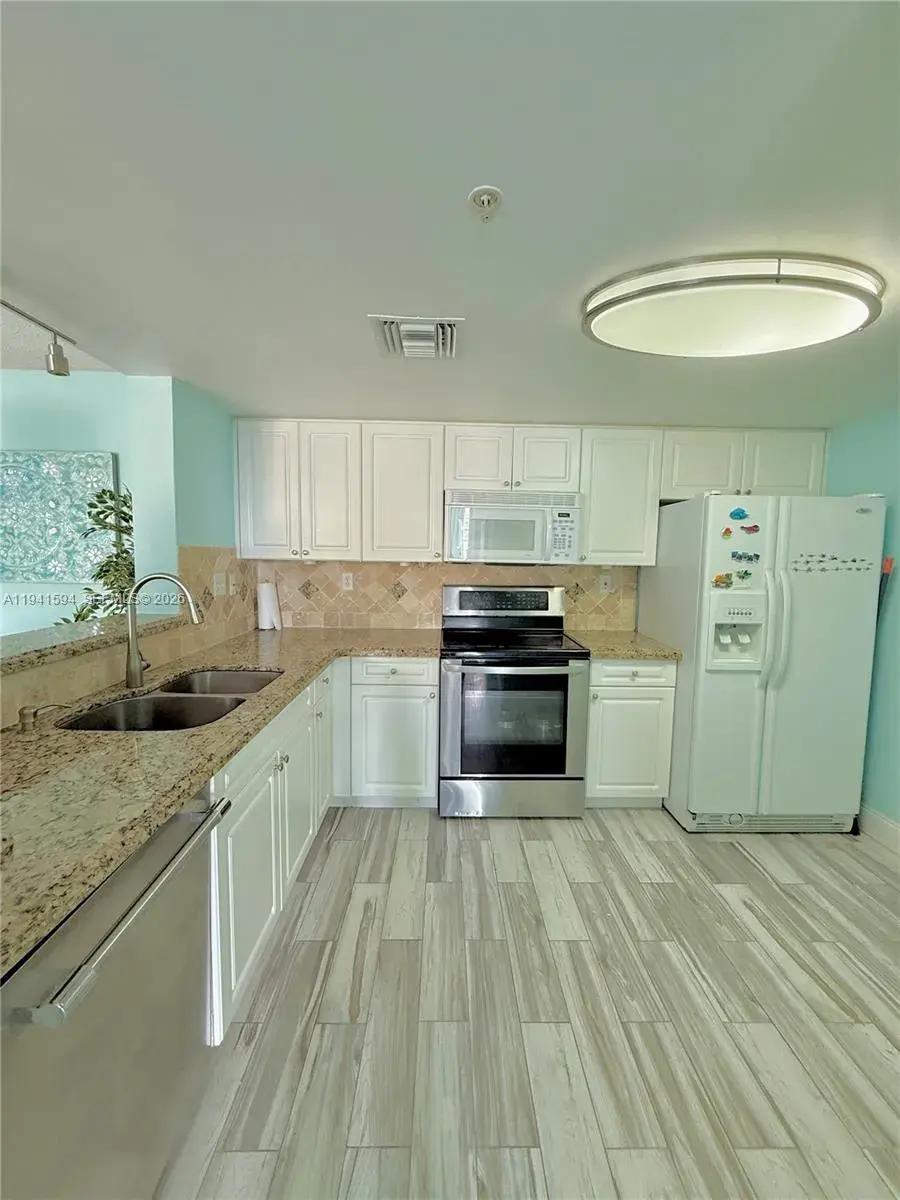2 bedroom 2 bath Residential for sale at 520 SE 5th Ave # 2512, Fort Lauderdale FL 33301
