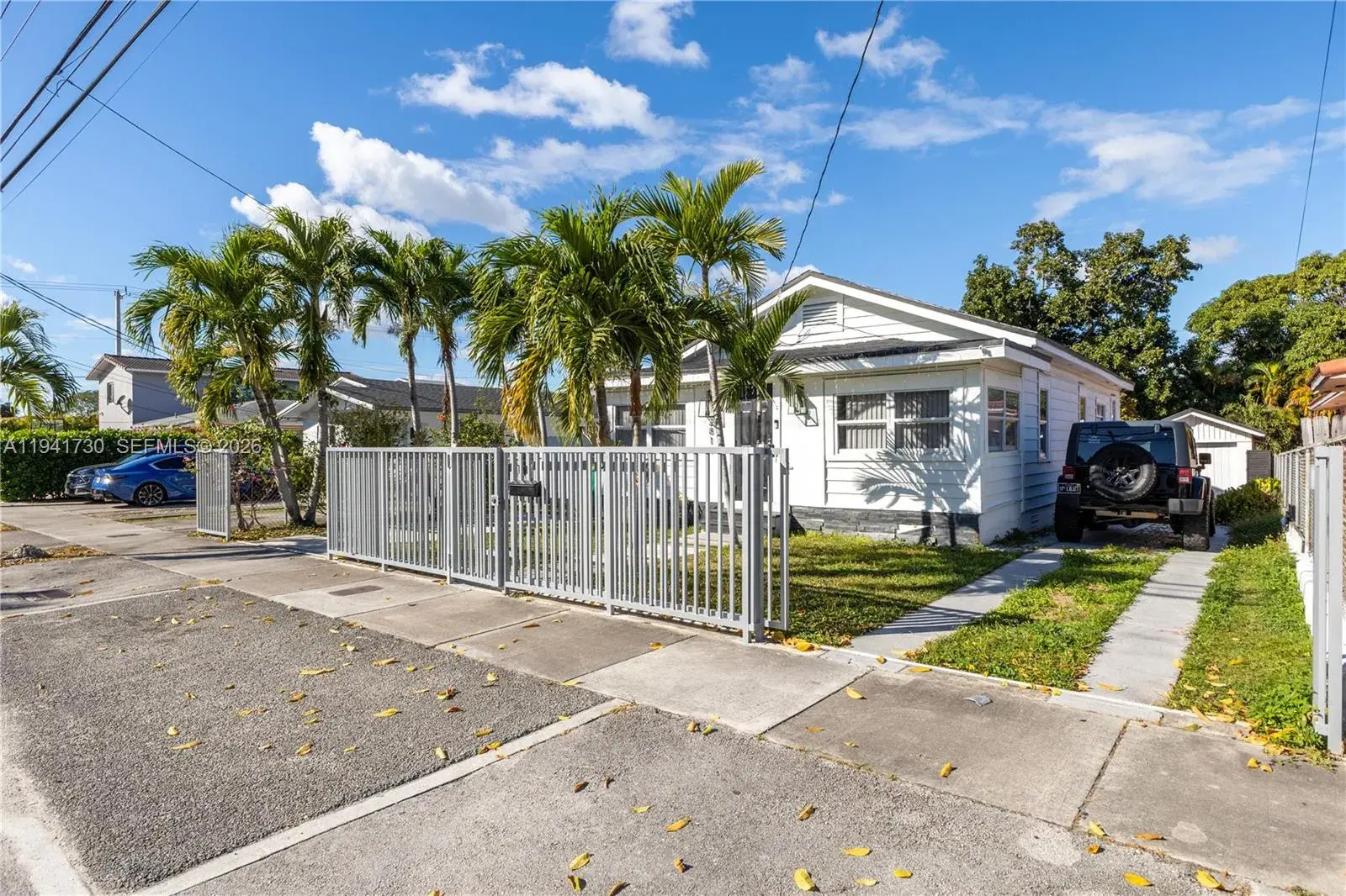 2811 SW 17th St, Miami FL 33145