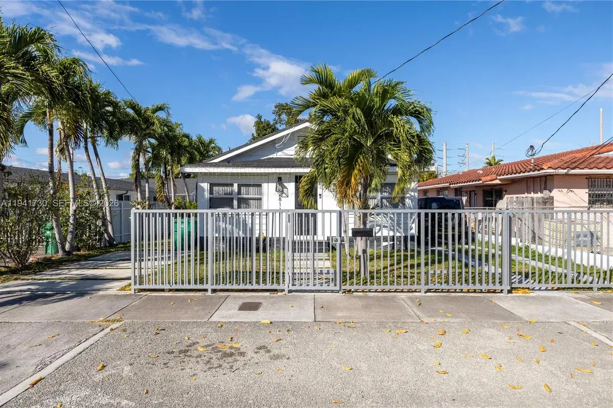2811 SW 17th St, Miami FL 33145