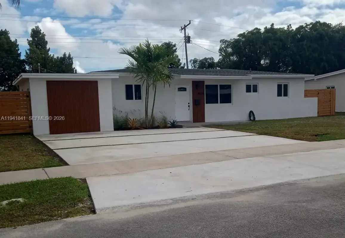 4315 SW 98th Ave, Miami FL 33165