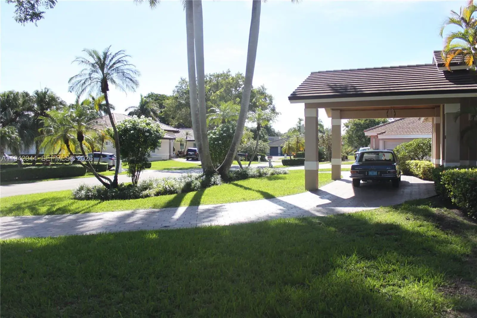 7439 SW 168th Ter, Palmetto Bay FL 33157 photo 2