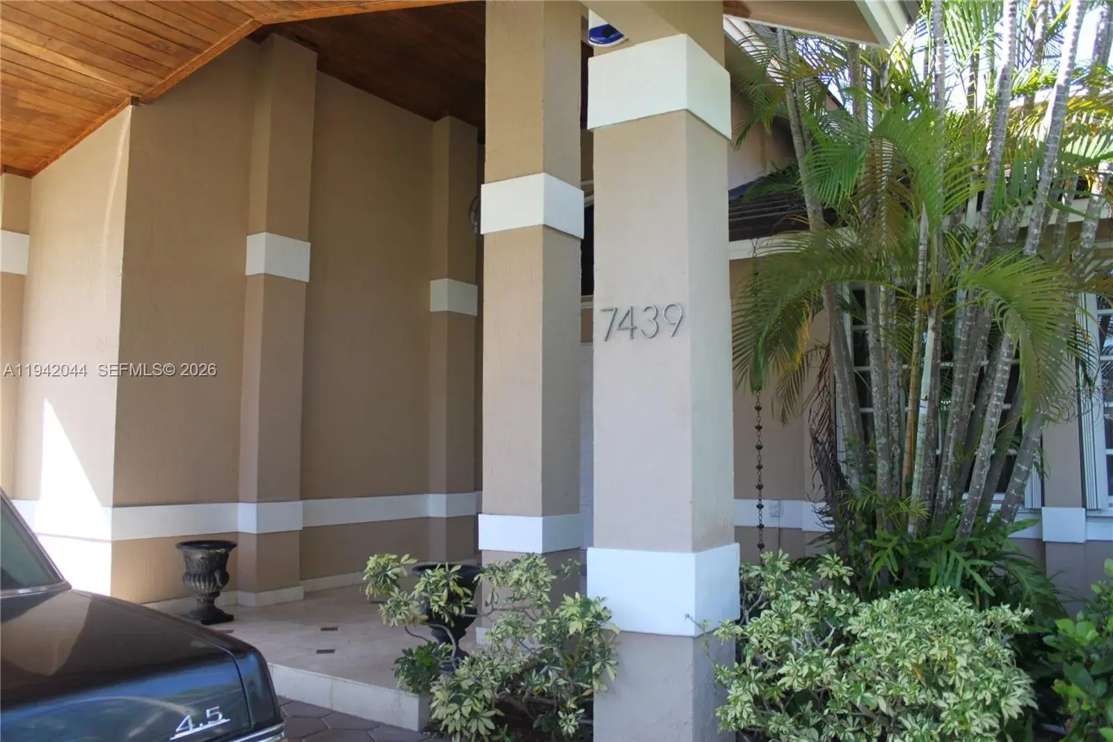 7439 SW 168th Ter, Palmetto Bay FL 33157 photo 3