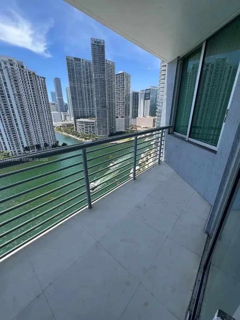 325 S Biscayne Blvd # 2215, Miami FL 33131 photo 4