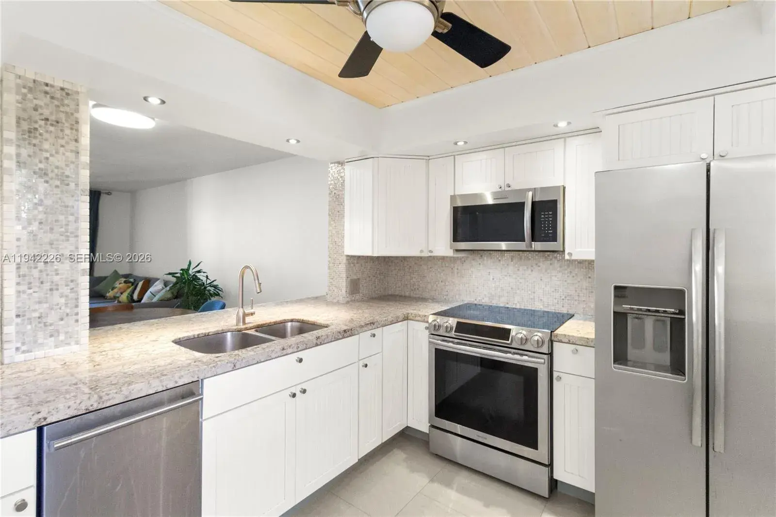 2 bedroom 2 bath Residential for sale at 301 NE 14th Ave # 601, Hallandale Beach FL 33009
