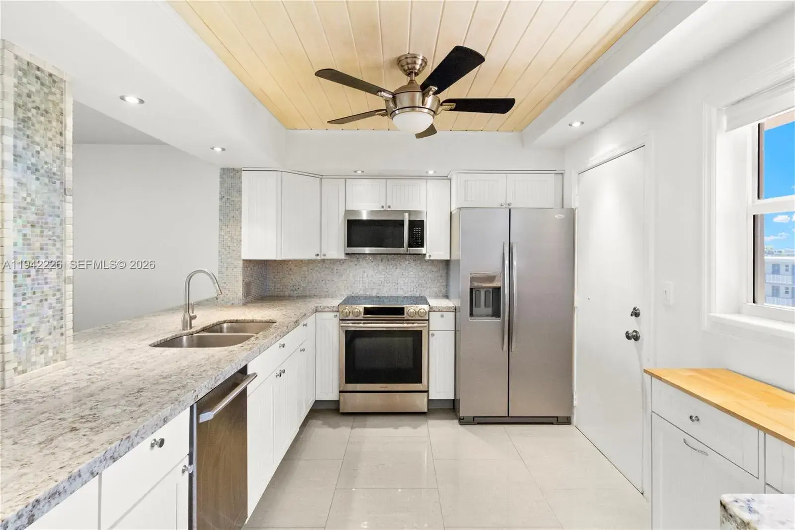 301 NE 14th Ave # 601, Hallandale Beach FL 33009