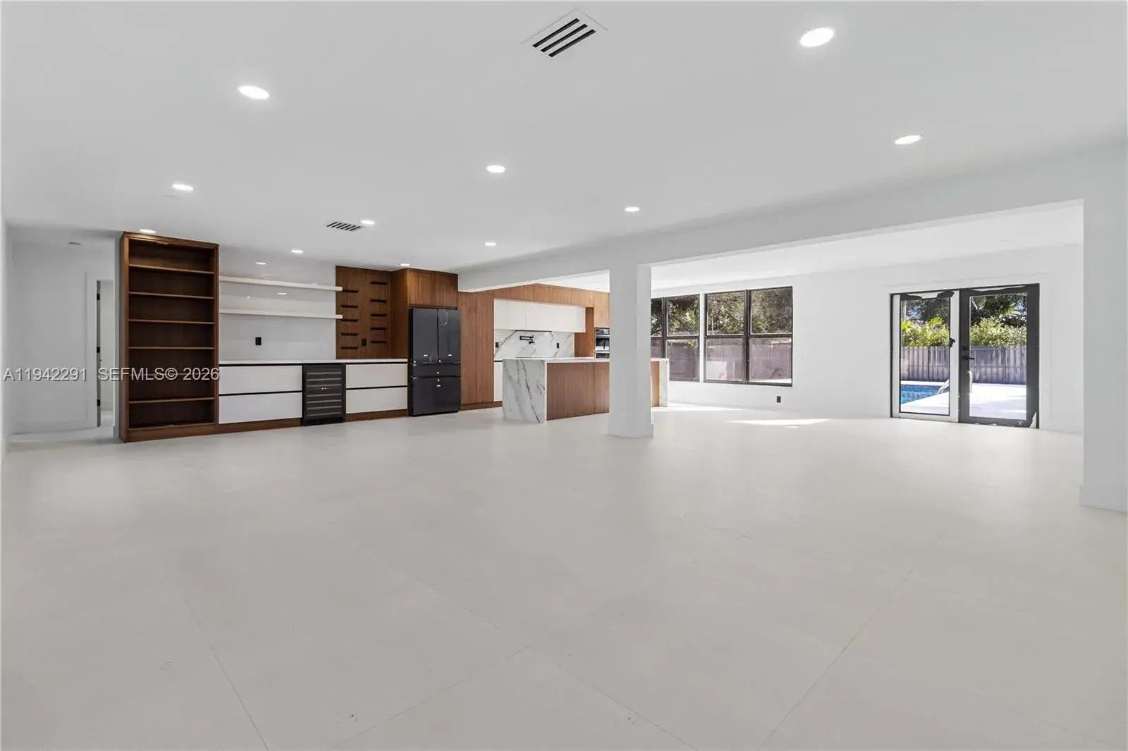 5420 Lincoln St, Hollywood FL 33021