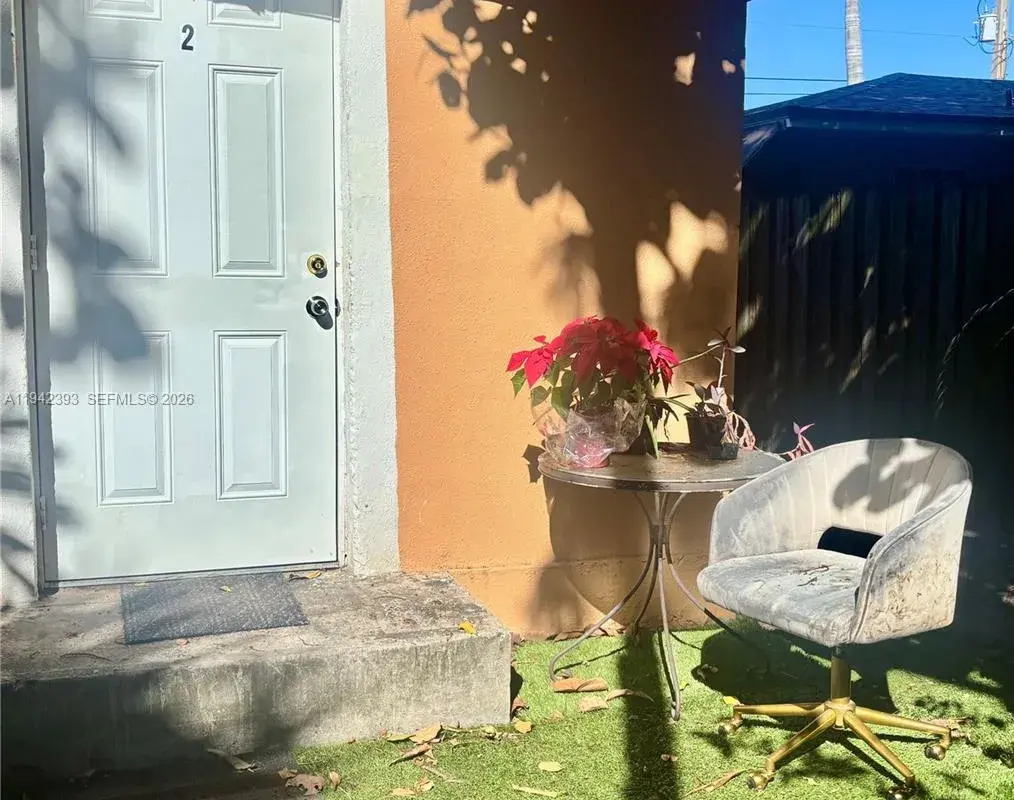 2020 NE 26 st, Fort Lauderdale FL 33305