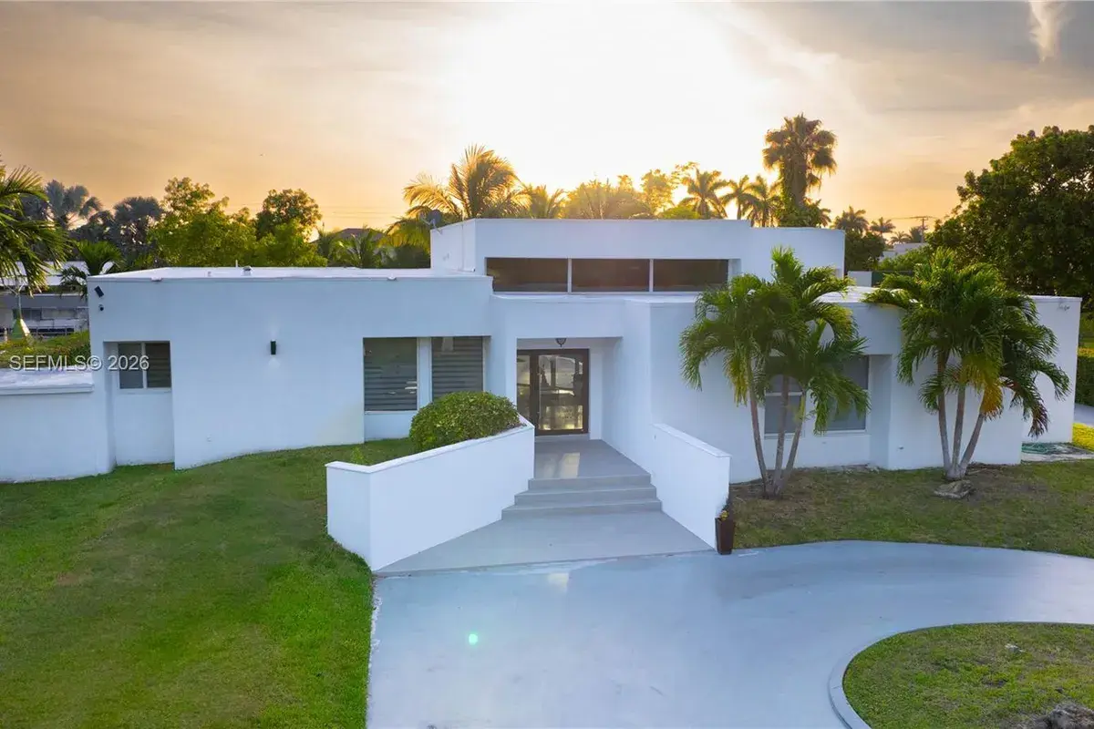 290 NW 125th Ave, Miami FL 33182