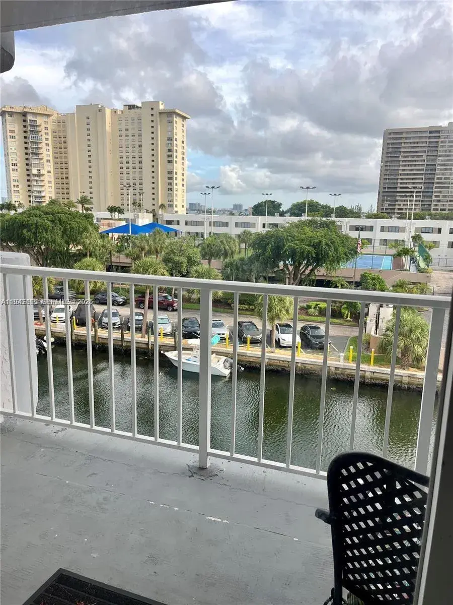 1650 NE 115th St # 507, Miami FL 33181