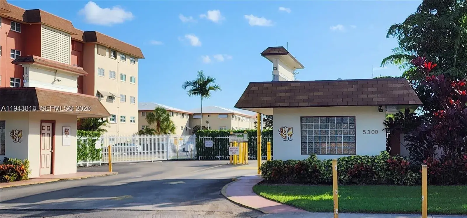 1 bedroom 1 bath Residential Lease for rent at 5300 Washington St # P132, Hollywood FL 33021
