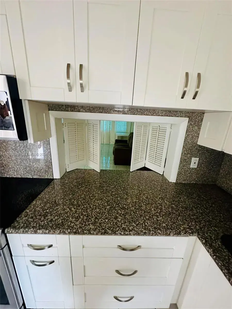 215 SE 3rd Ave # 404A, Hallandale Beach FL 33009