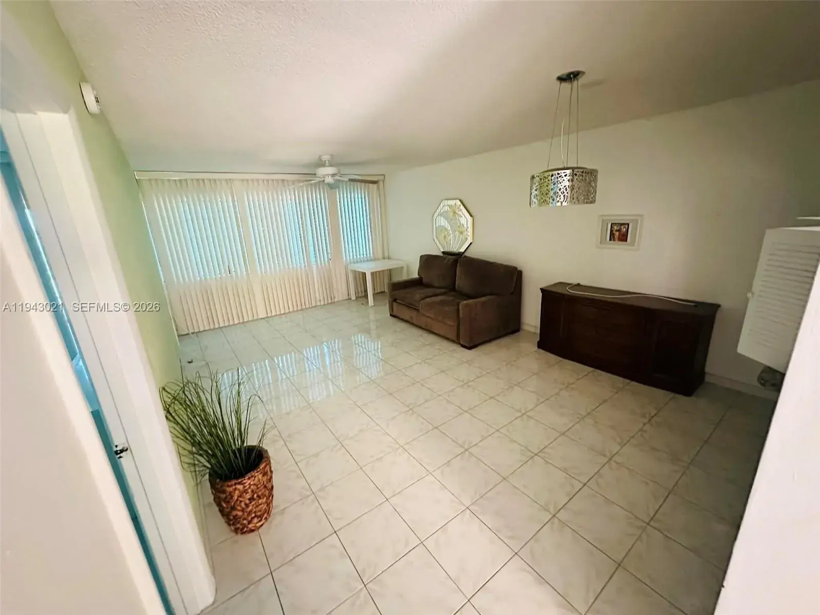 215 SE 3rd Ave # 404A, Hallandale Beach FL 33009