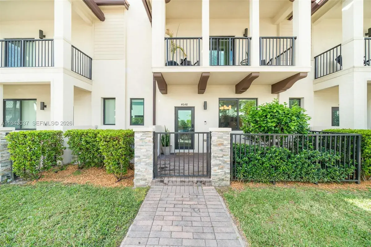 4648 NW 83rd Ave, Doral FL 33166