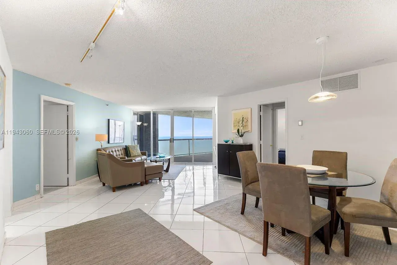 6767 Collins Ave # 1905, Miami Beach FL 33141